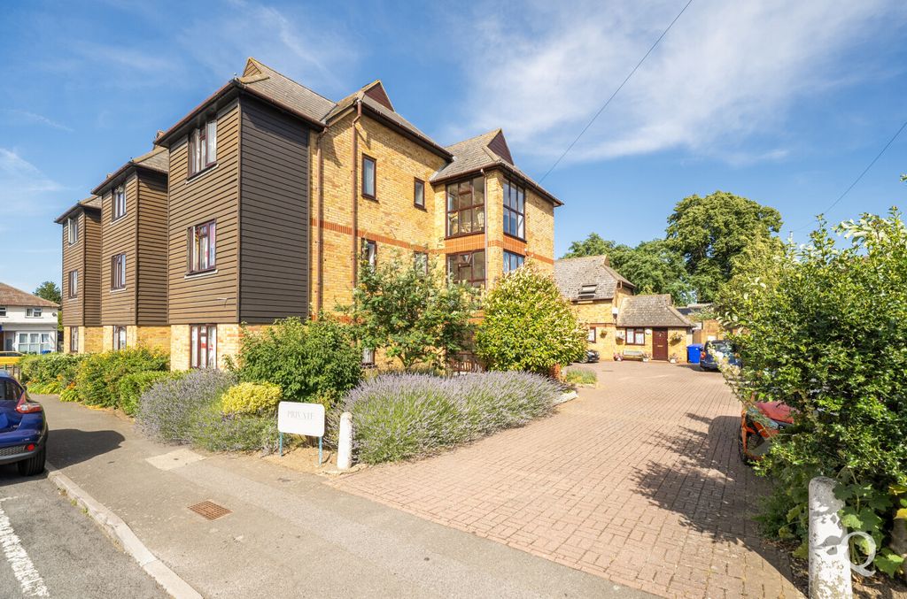 Property photo 1 of 16 0B396061-2B2c-49F...