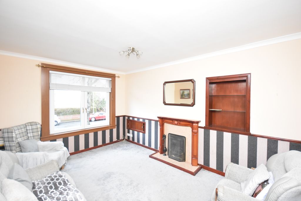 Property photo 2 of 25