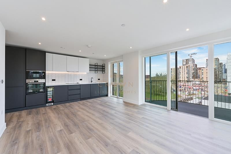 Property photo 2 of 24 Cairncross House, 508- (16).Jpg