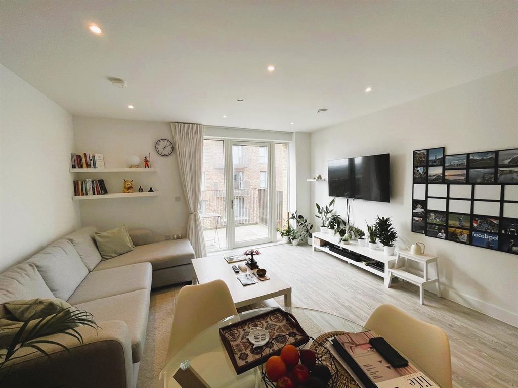 Property photo 3 of 11