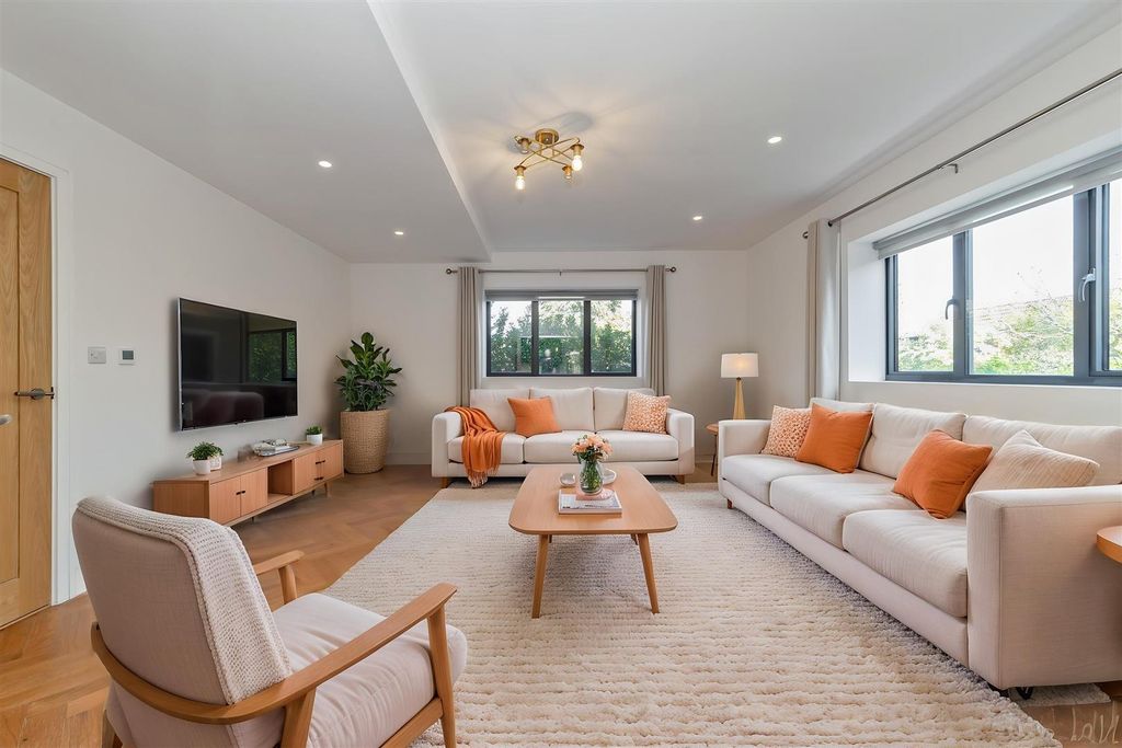 Property photo 3 of 25 19Wildwood-38 - Living Room - Standard - 5.Jpg