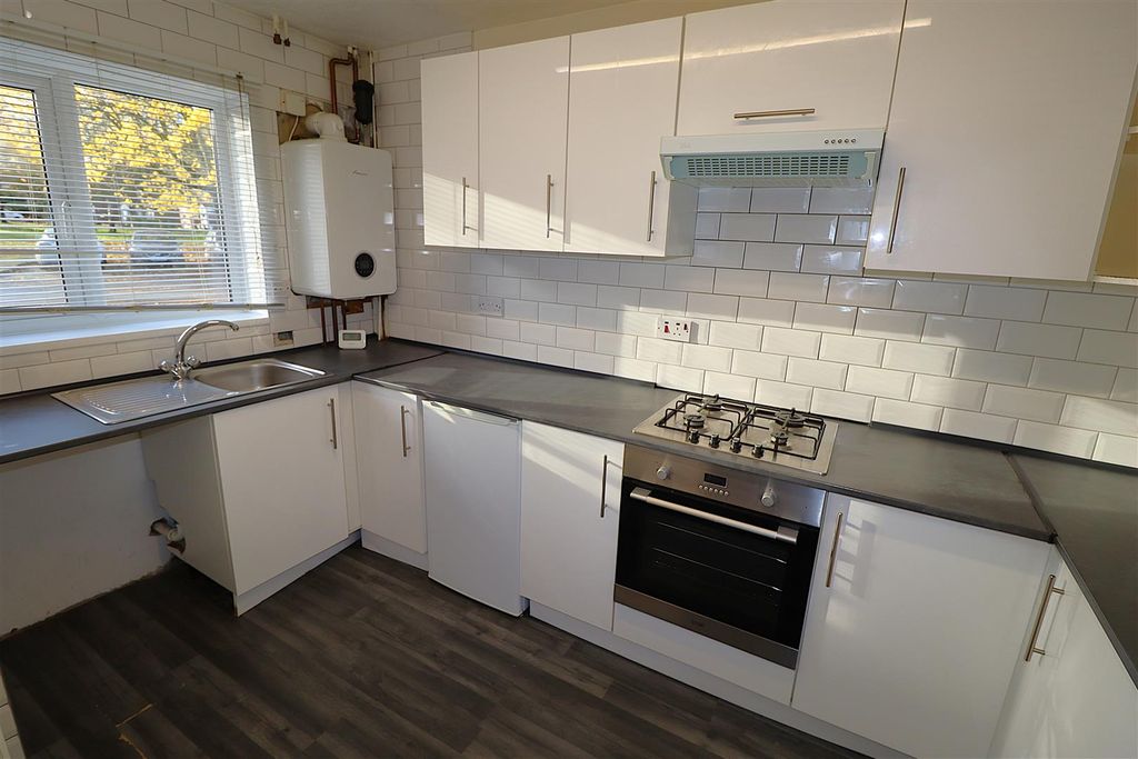 Property photo 2 of 21 Kitchen