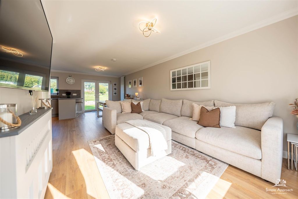 Property photo 2 of 40 Dsc03645-Hdr.Jpg