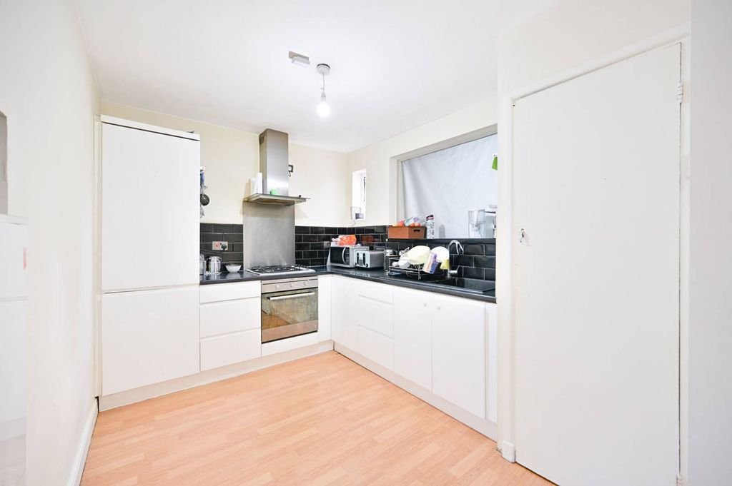 Property photo 3 of 9