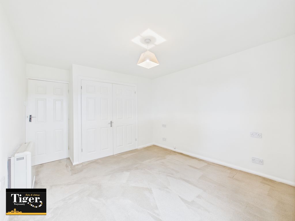 Property photo 3 of 10 Cam03440G0-Pr0367-Still009