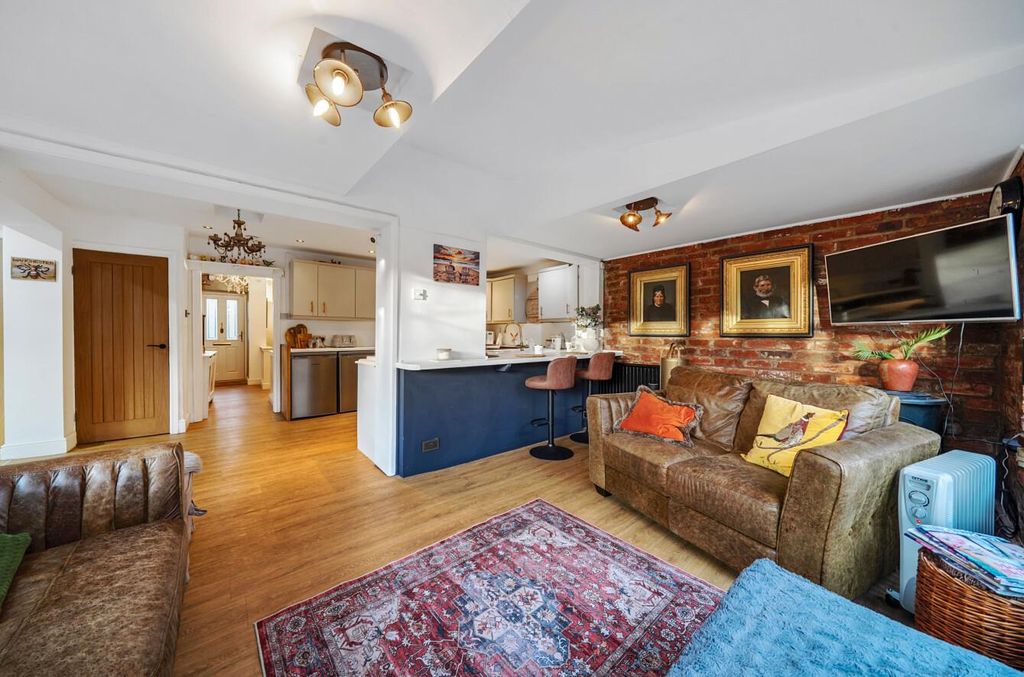 Property photo 1 of 21 1376868-14-690B8B387174F-1.Jpg