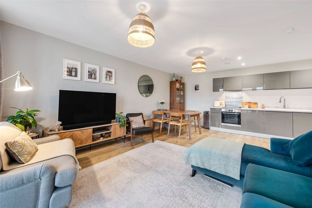 Property photo 2 of 17 Picture No. 03