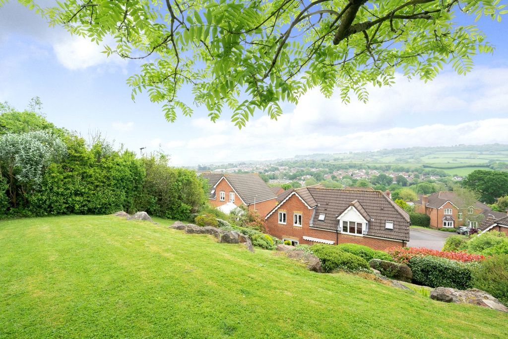 Property photo 2 of 19 Rear Garden &amp; View