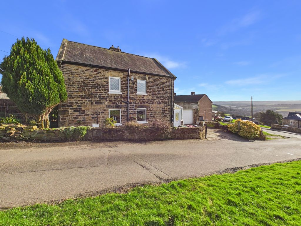 Property photo 2 of 27 Cam04789G0-Pr0035-Still026