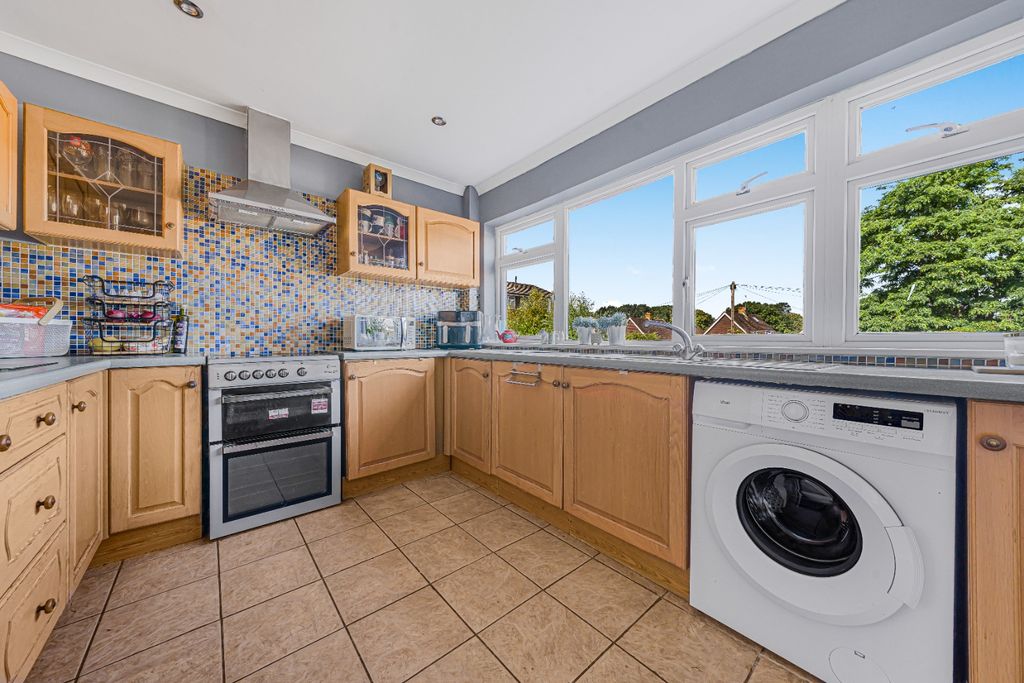 Property photo 2 of 14 5172821