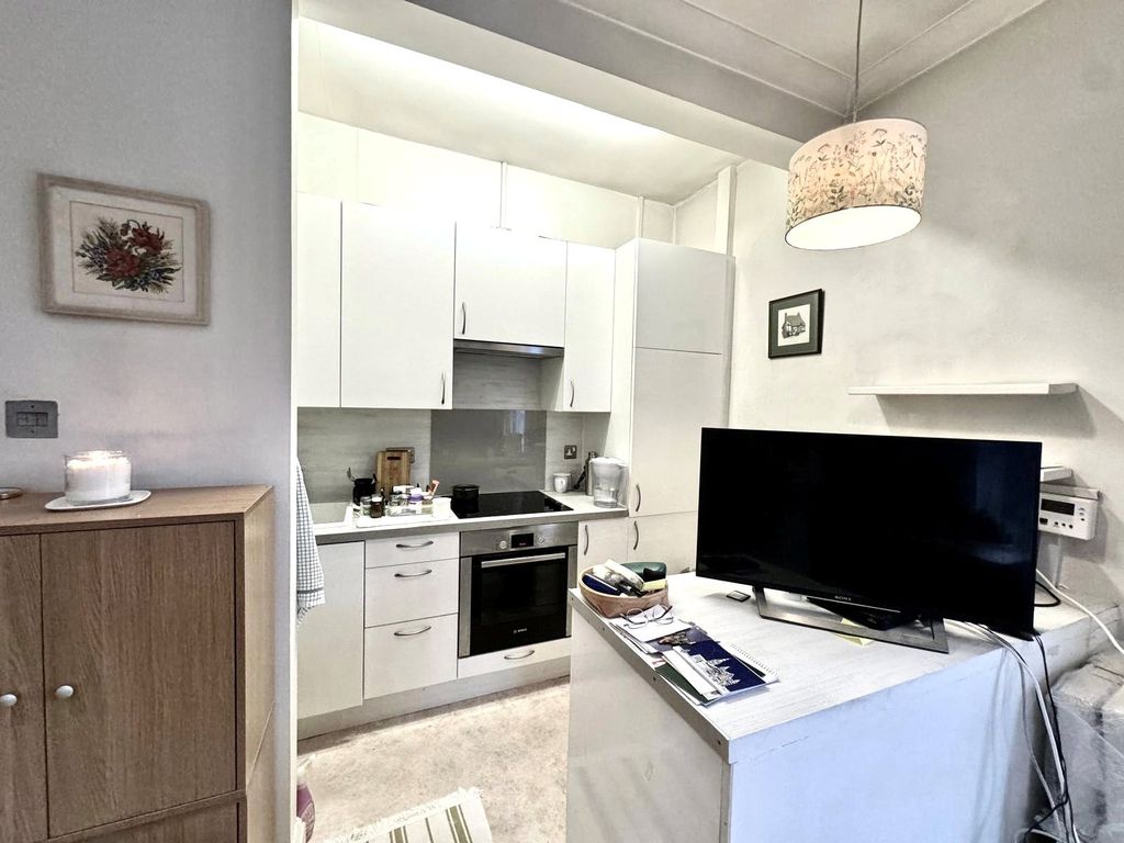 Property photo 3 of 7 Picture No. 11