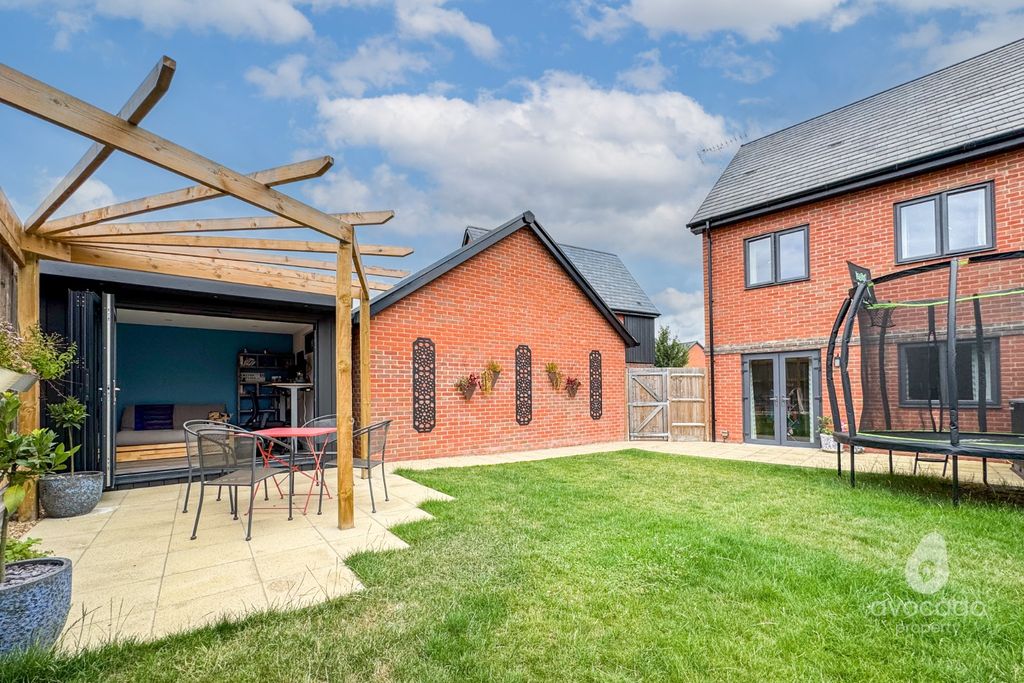 Property photo 2 of 26 3851645