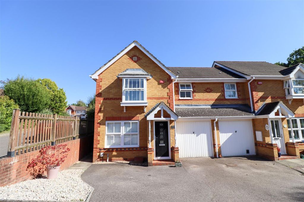 Property photo 1 of 21 Front