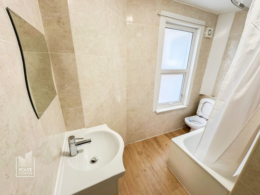 Property photo 3 of 9 Photo 3