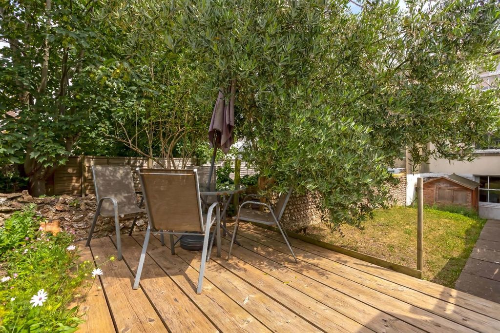 Property photo 1 of 19 New England Rd_15.Jpg