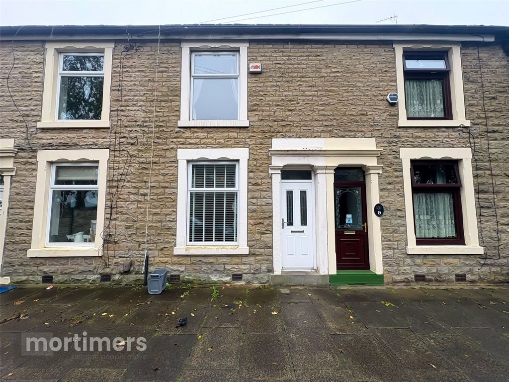 Property photo 1 of 14 Front External