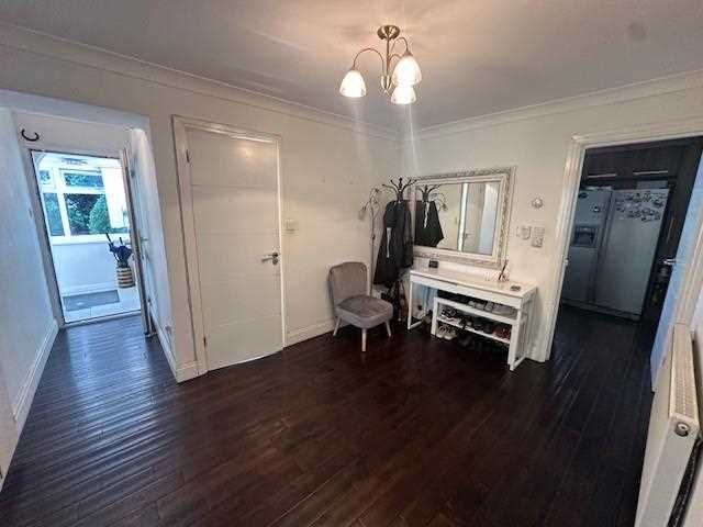 Property photo 2 of 27