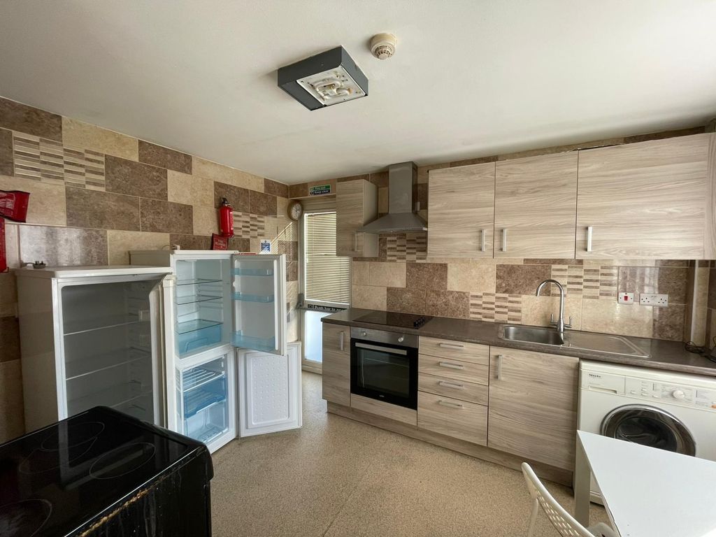 Property photo 3 of 6 Photo 3