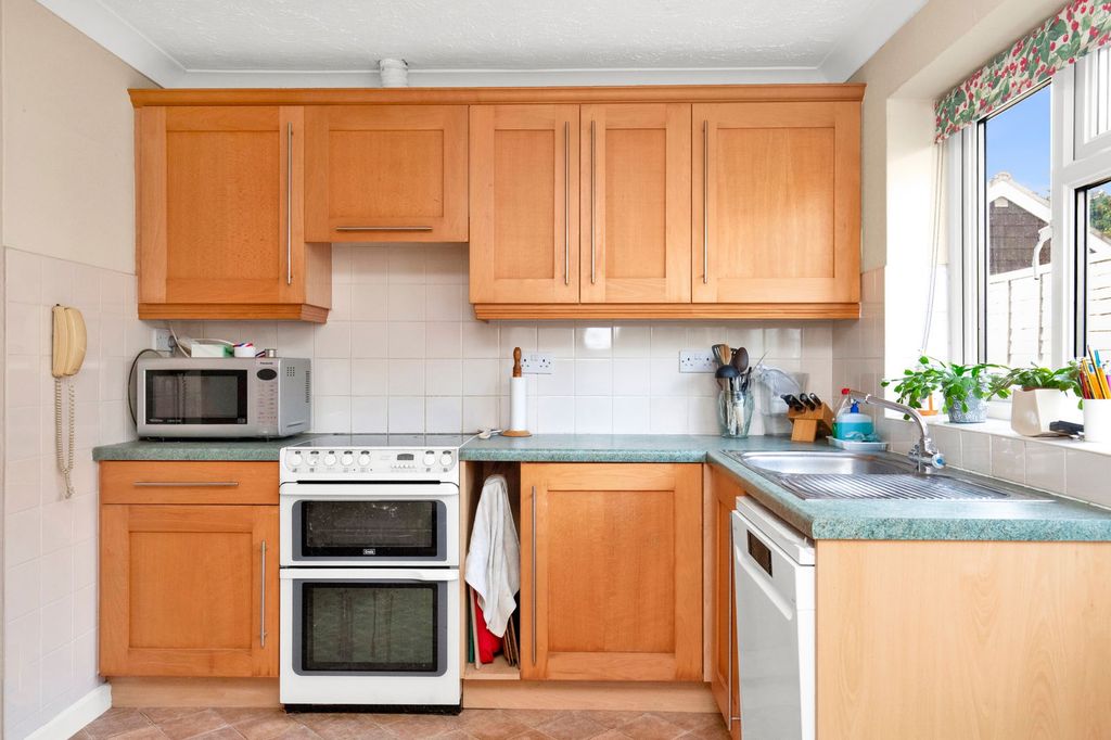 Property photo 2 of 30