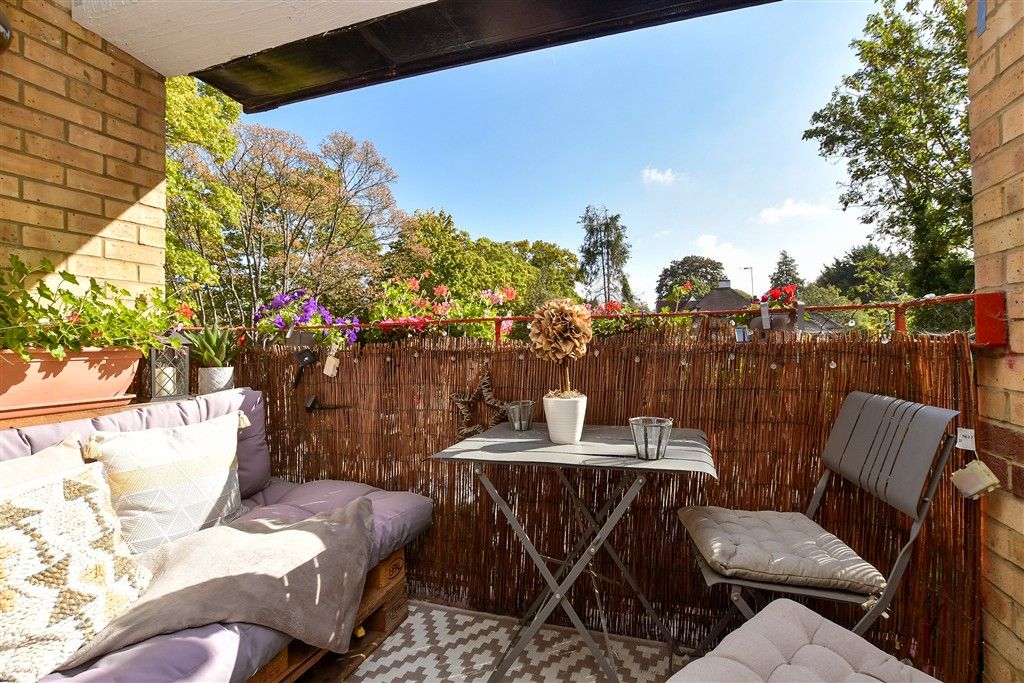 Property photo 2 of 16 Balcony / Terrace