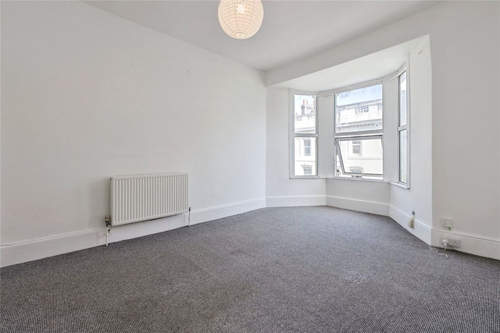 Property photo 3 of 19 Picture No. 03