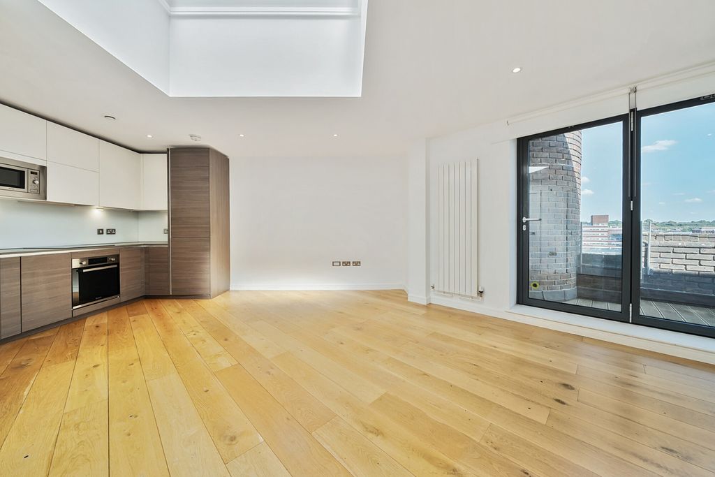 Property photo 1 of 20 Kitchen/Living