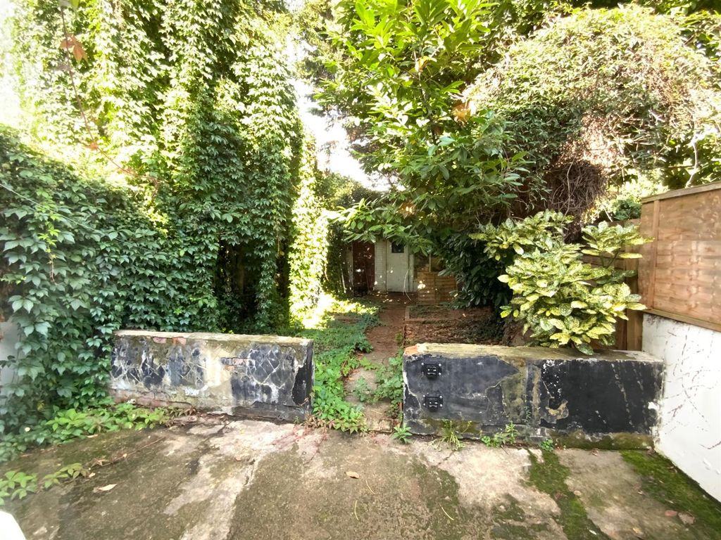 Property photo 3 of 6 Garden.Jpg