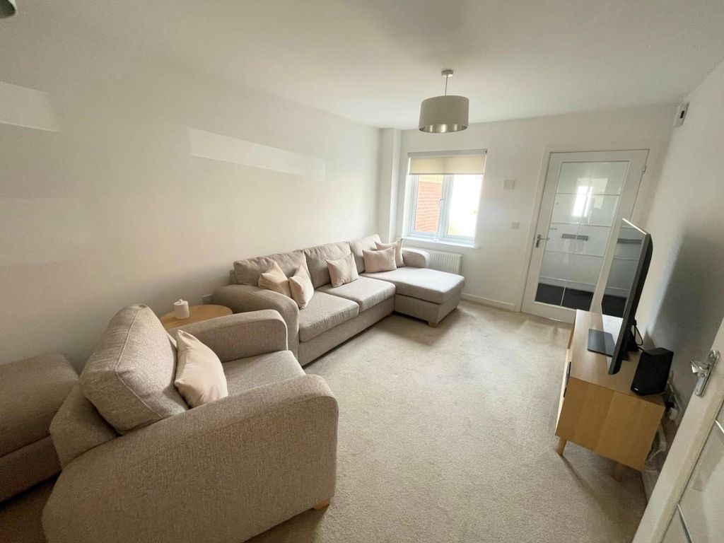 Property photo 3 of 21 19.Jpg