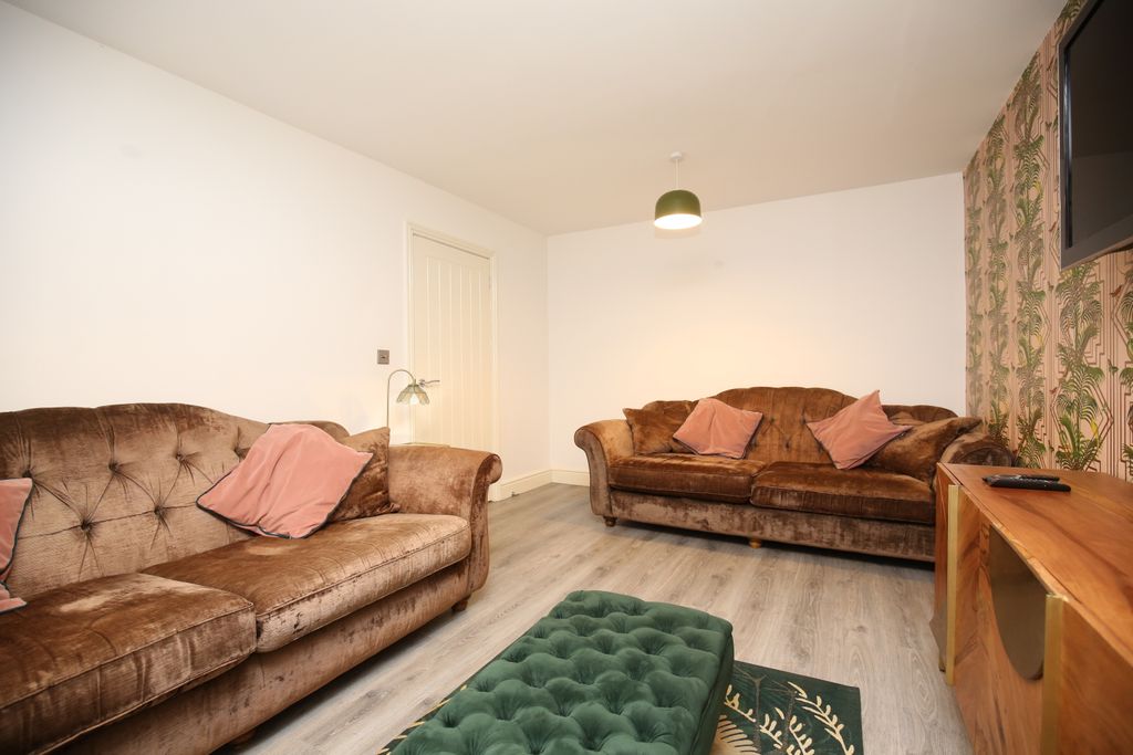 Property photo 3 of 23 4X8A0615