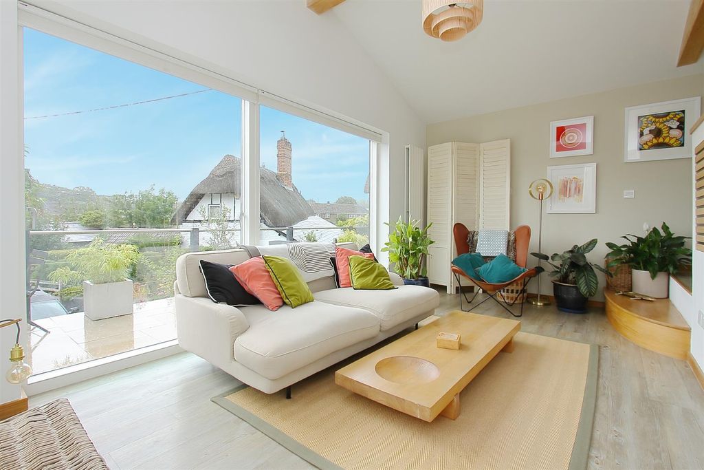 Property photo 2 of 12 Sitting Room