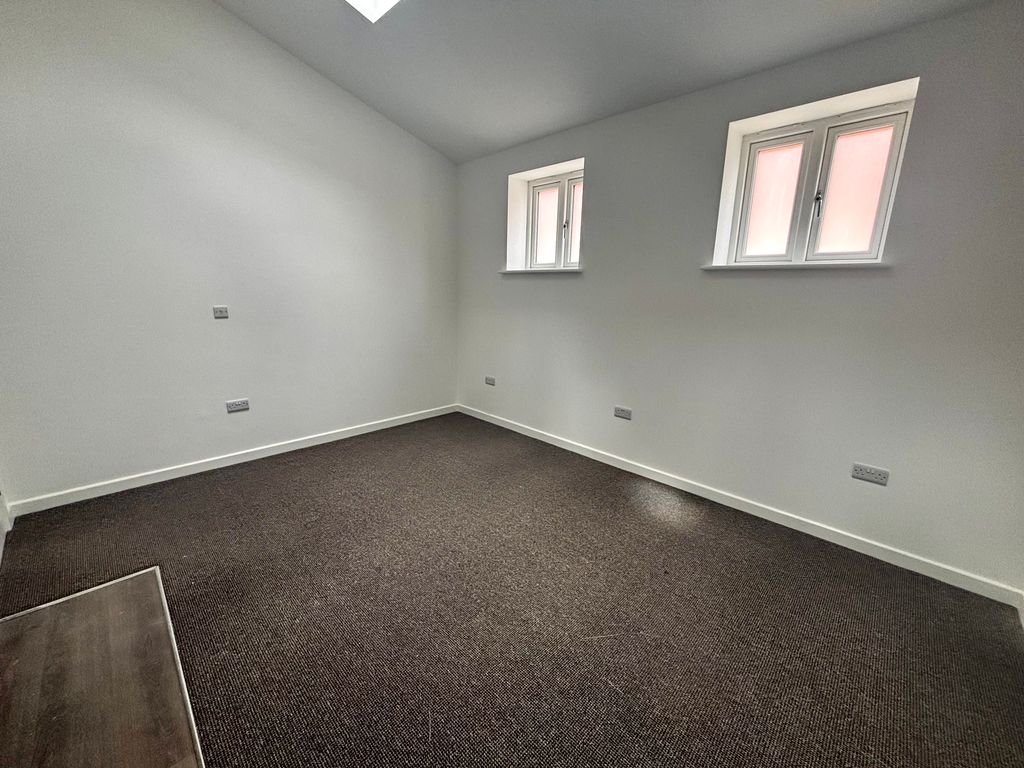 Property photo 3 of 7 Image