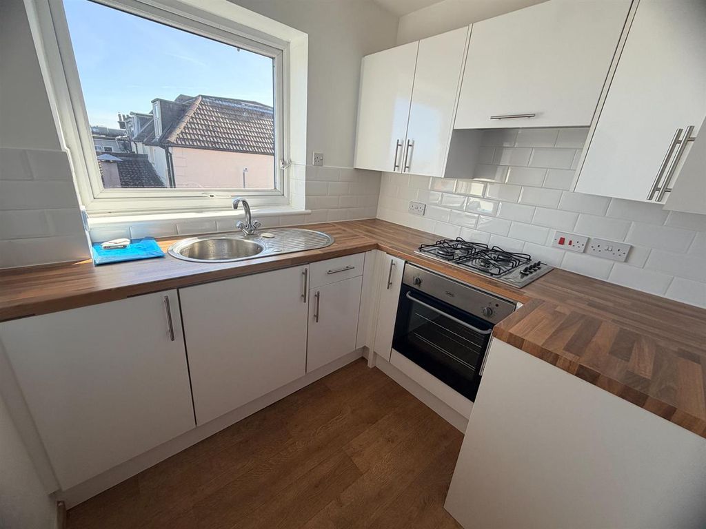 Property photo 2 of 7 Kitchen_No_Blue.Jpg
