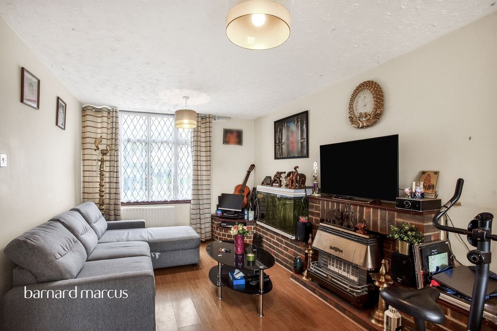 Property photo 3 of 14