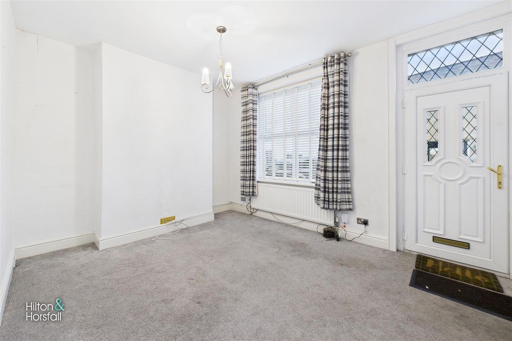 Property photo 2 of 9 Sefton Street