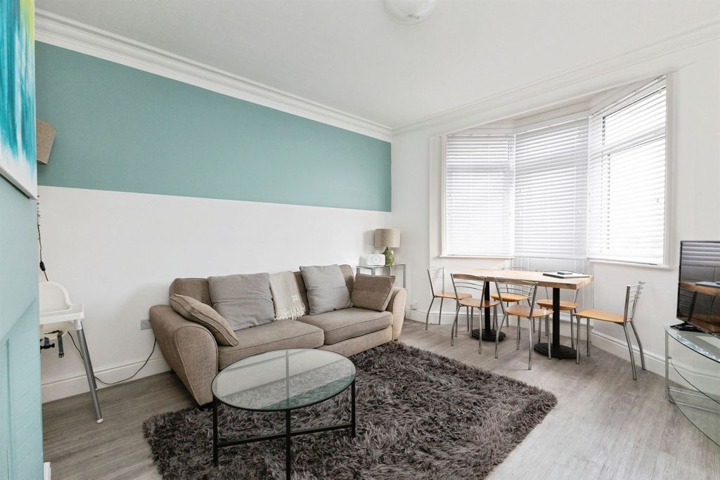 Property photo 2 of 29