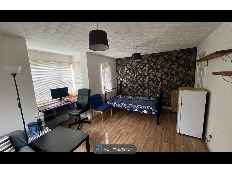 Property photo 2 of 23