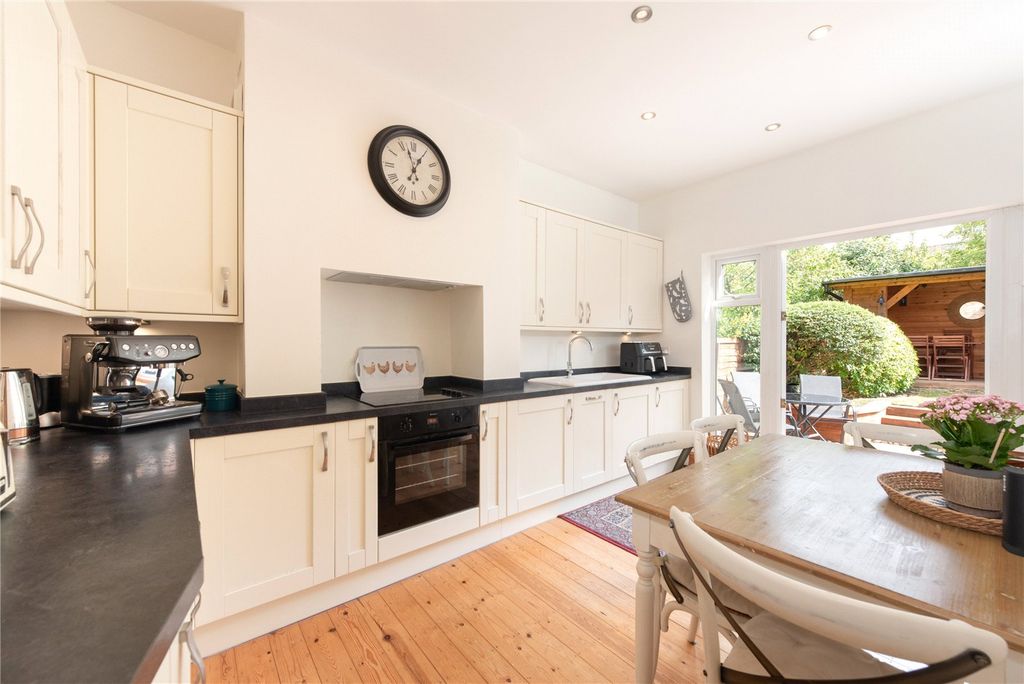 Property photo 2 of 13 Picture No. 08