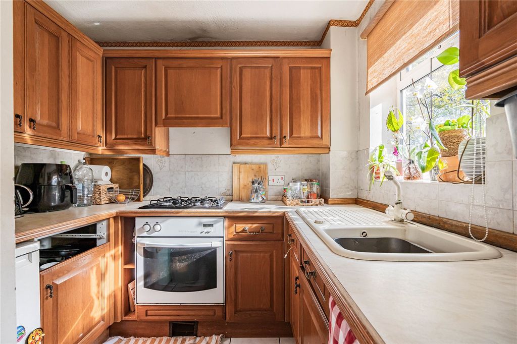 Property photo 3 of 13 Kitchen