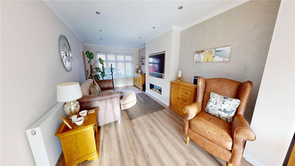 Property photo 2 of 13 Picture No. 02