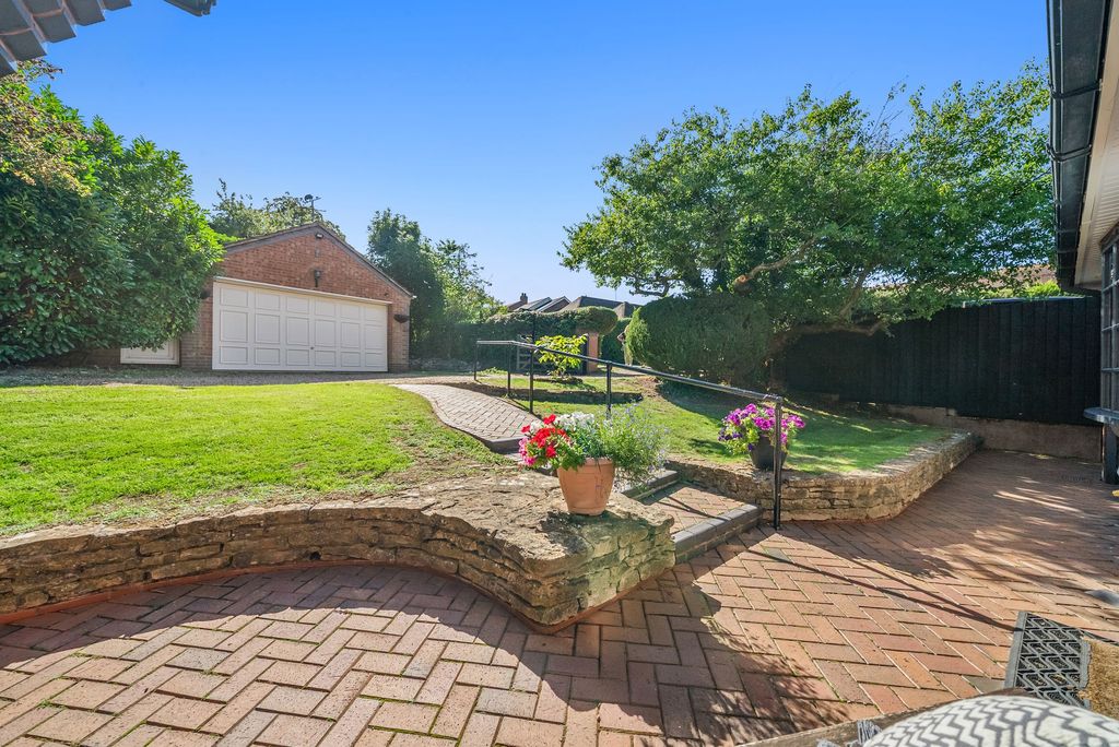 Property photo 3 of 29 Hillside Flyford Flavell Worcester