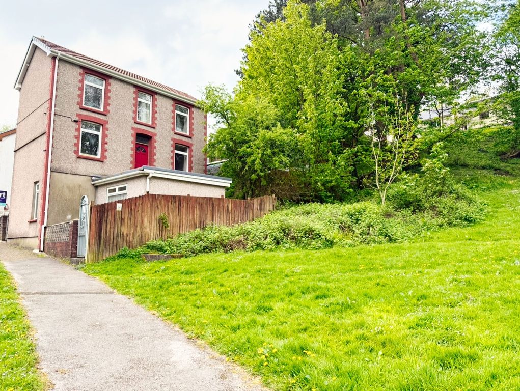 Property photo 1 of 21