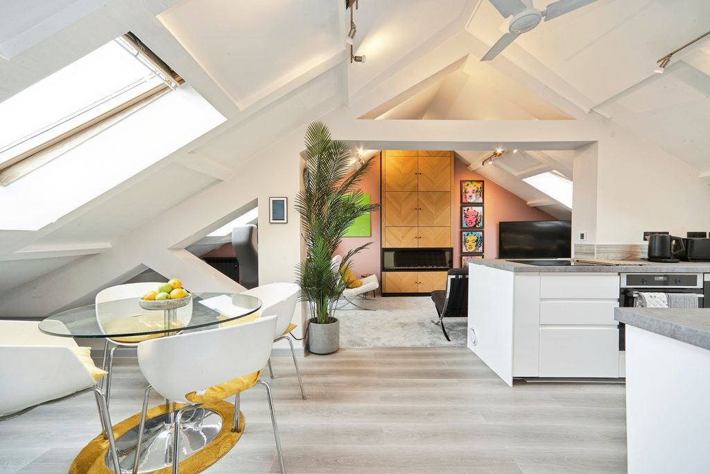 Property photo 1 of 20 Open Plan Living