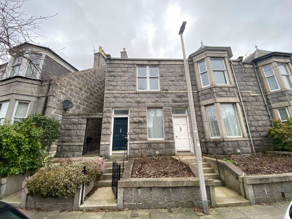 Property photo 1 of 39