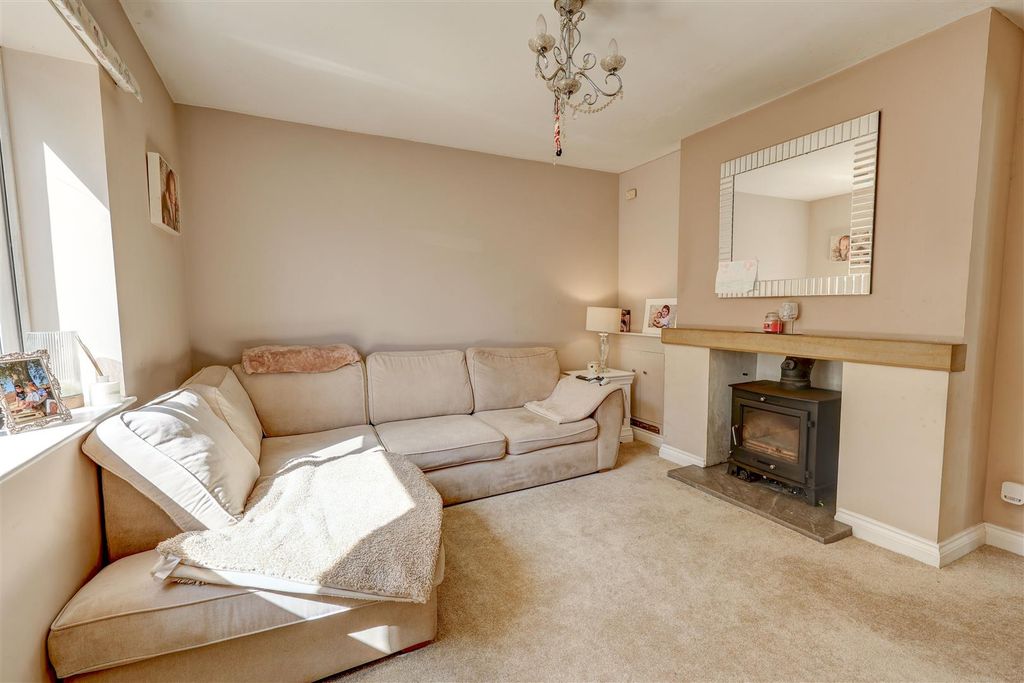 Property photo 2 of 17 Lounge