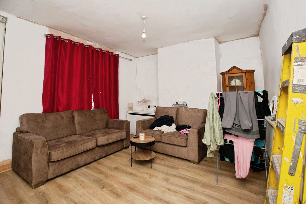 Property photo 2 of 12 Pbox-Img.Jpg