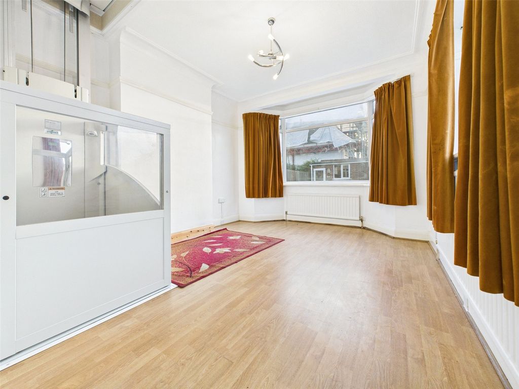 Property photo 2 of 9 Picture 2