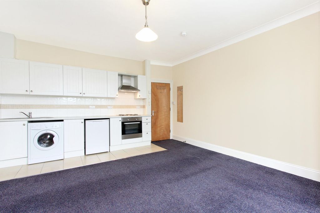 Property photo 2 of 8 Kitchen