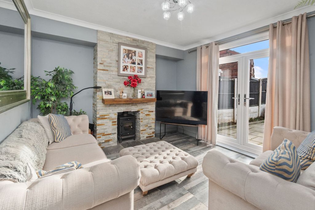 Property photo 3 of 33