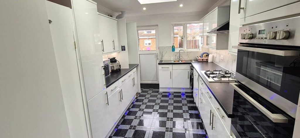 Property photo 1 of 12 7Ab7252A-424c-40d5-90d3-06A3E57Acf19 Copy.Jpeg