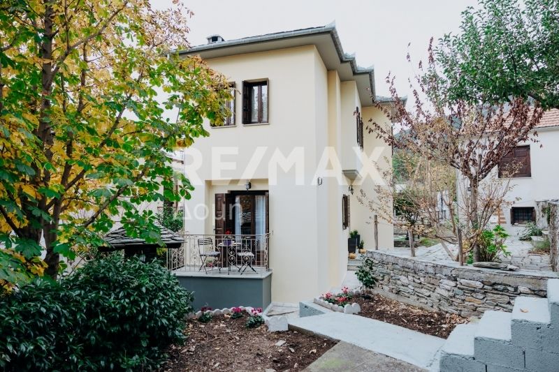 Property photo 2 of 45